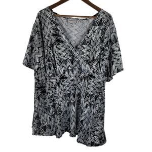Avenue Black White Grey Faux Wrap Blouse Geometic Design Women's Blouse 30/32